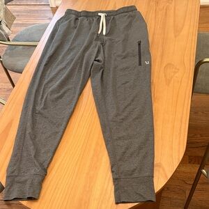 Vuori Charcoal Heather Sunday Performance Joggers size Medium